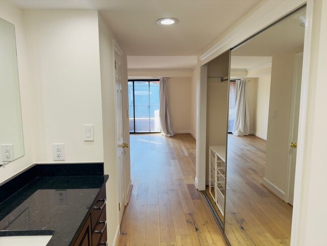 Building Photo - 1080 Wisconsin Ave NW