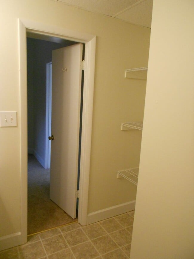 Building Photo - 1 Bedroom Apartment in Downtown Athens - S...