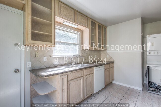 Building Photo - 2 Bed | 1 Bath in Tulsa!