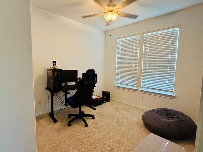 Building Photo - 193 Slenderleaf Dr