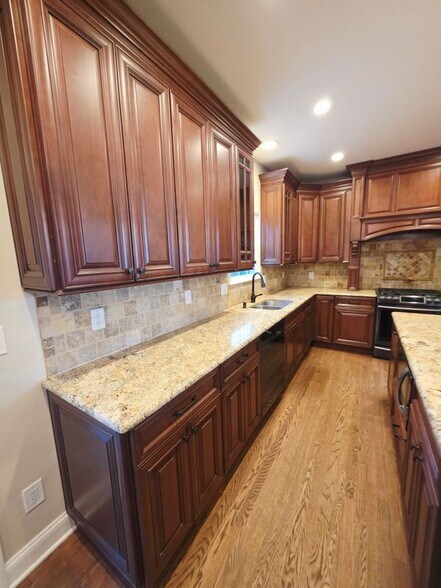 Building Photo - 12 Jared Ct