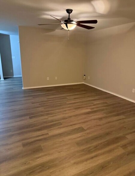 Building Photo - 8740 Chalkstone Rd