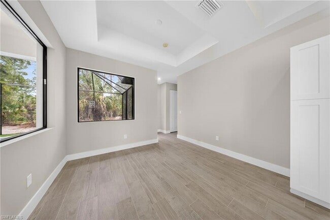 Building Photo - 1204 Moore Ave