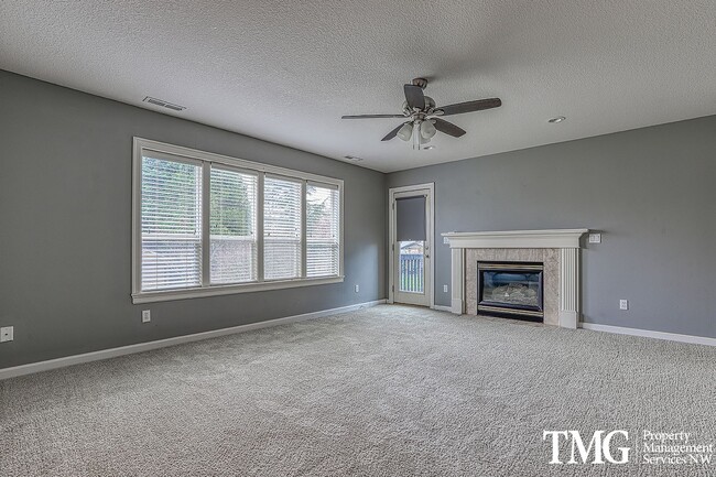 Building Photo - Stunning Home in Sought-After Ashley Heights!