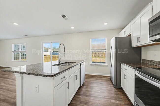 Building Photo - 7847 Whispering Strm Dr