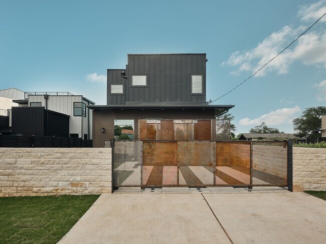 Building Photo - 412 Kemp St