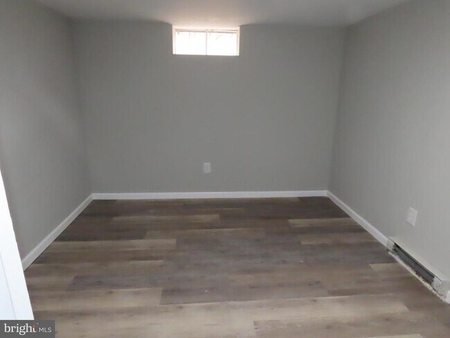 Building Photo - 563 Principio Rd