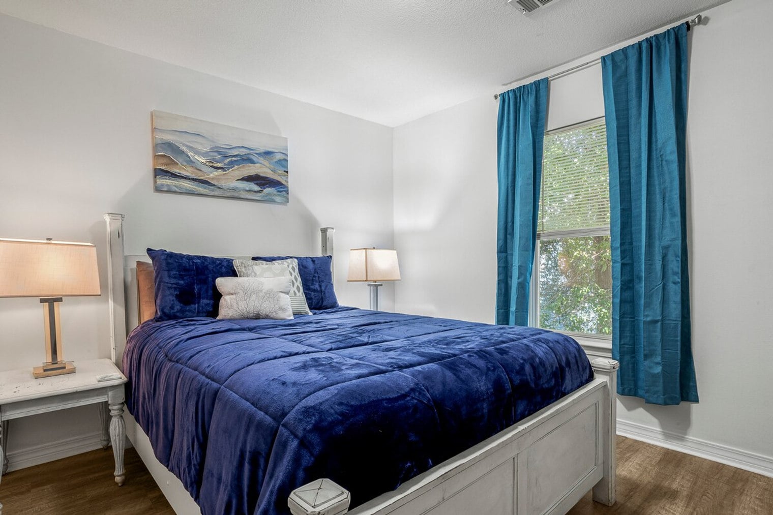 Building Photo - 241 Cowan Rd