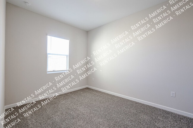 Building Photo - Desirable Community of Arabella