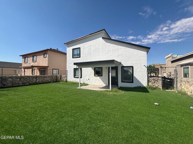 Building Photo - 12444 Sombra Grande Dr