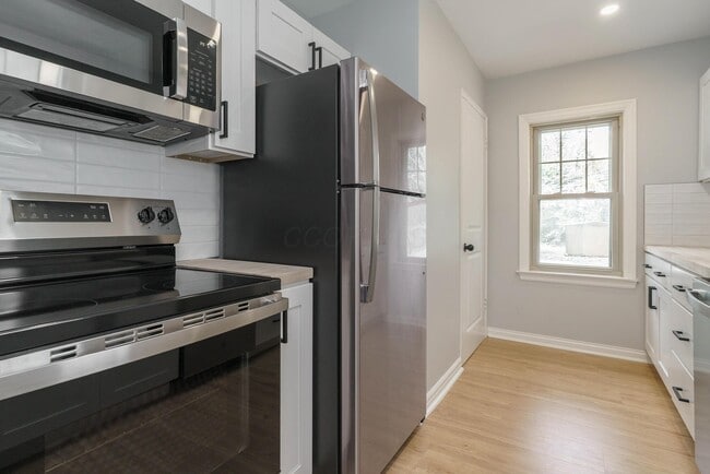 Building Photo - 2228 Holt Ave