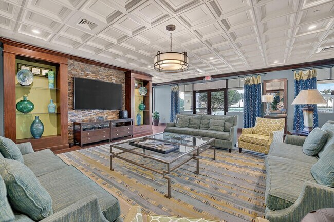 Building Photo - 3020 NE 32nd Ave