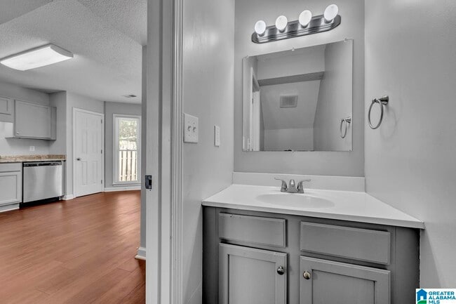 Building Photo - 4728 Cheshire Cir
