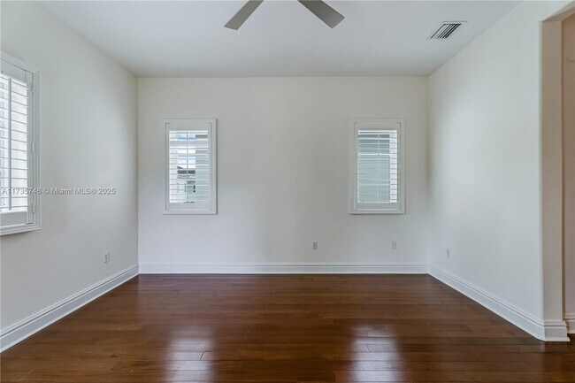Building Photo - 10155 SW 75th Pl