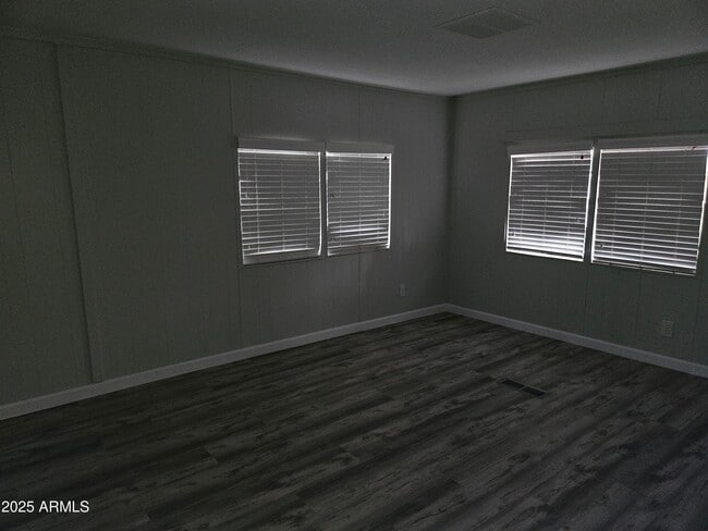 Building Photo - 720 S 97th Pl