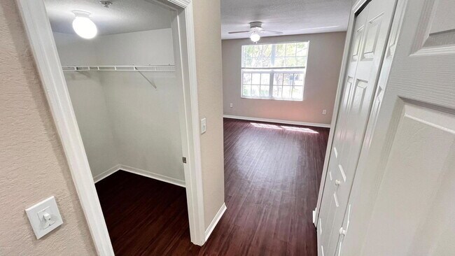 Building Photo - 15155 Michelangelo Blvd