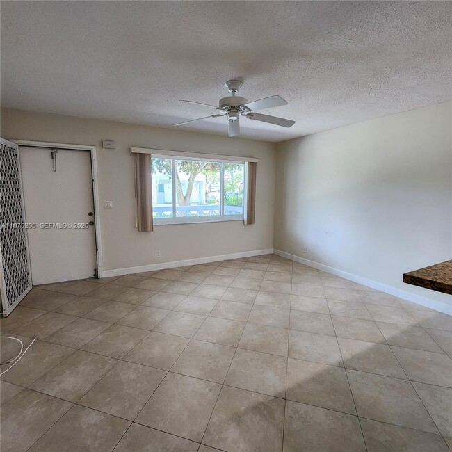 Building Photo - 2170 NE 51st Ct