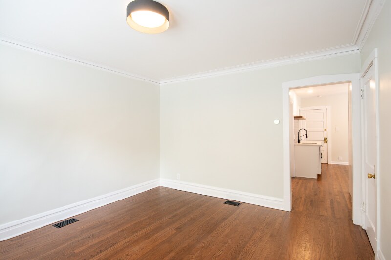 Building Photo - 2630 W Medill Ave