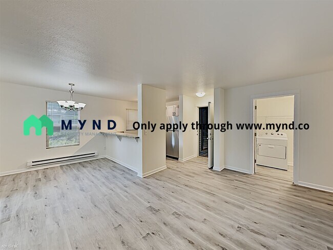 Building Photo - 9805 Avondale Rd NE