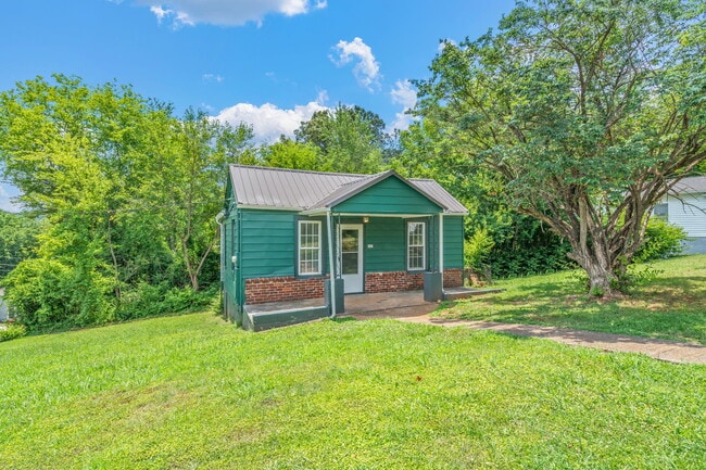 Building Photo - 4100 Garnet Dr