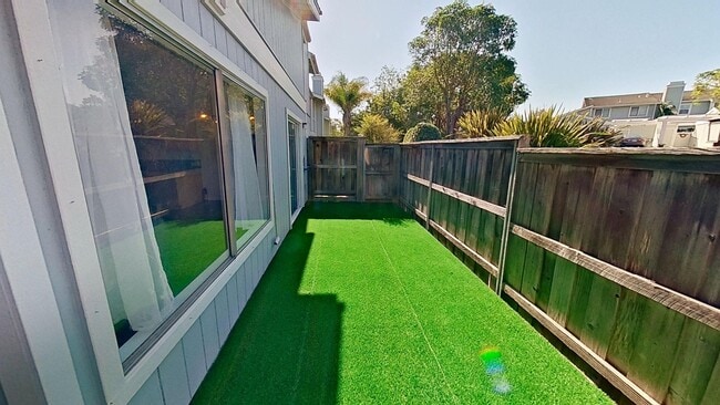 Building Photo - Spacious 3bed/2bath Goleta Condo