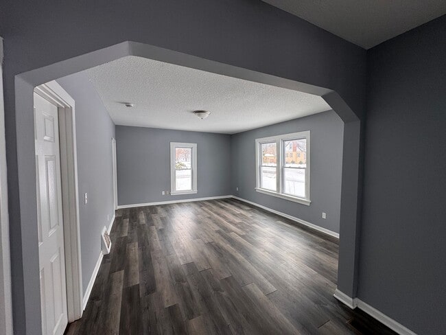 Building Photo - AVAILABLE NOW! Large 3 Bedroom, 2 Bathroom, with Extra Rooms and Two Car Garage in Anoka