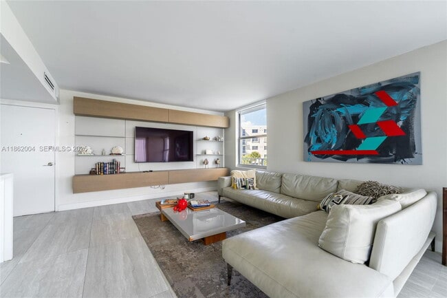 Building Photo - 16546 NE 26th Ave