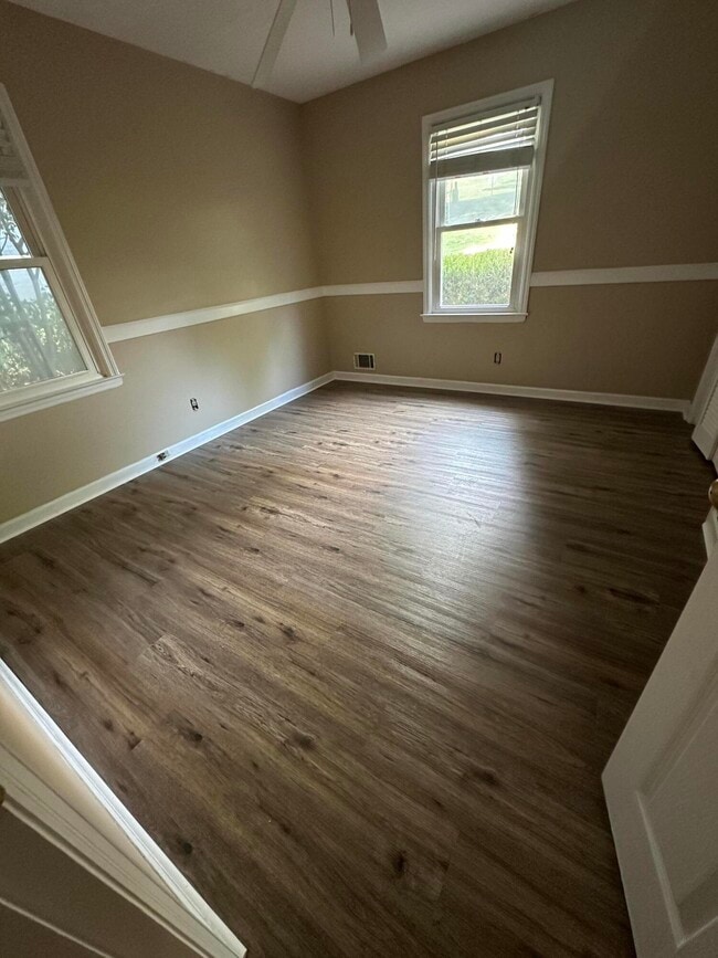 Building Photo - 1909 Pisgah Rd