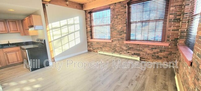 Building Photo - 335 Cypress St