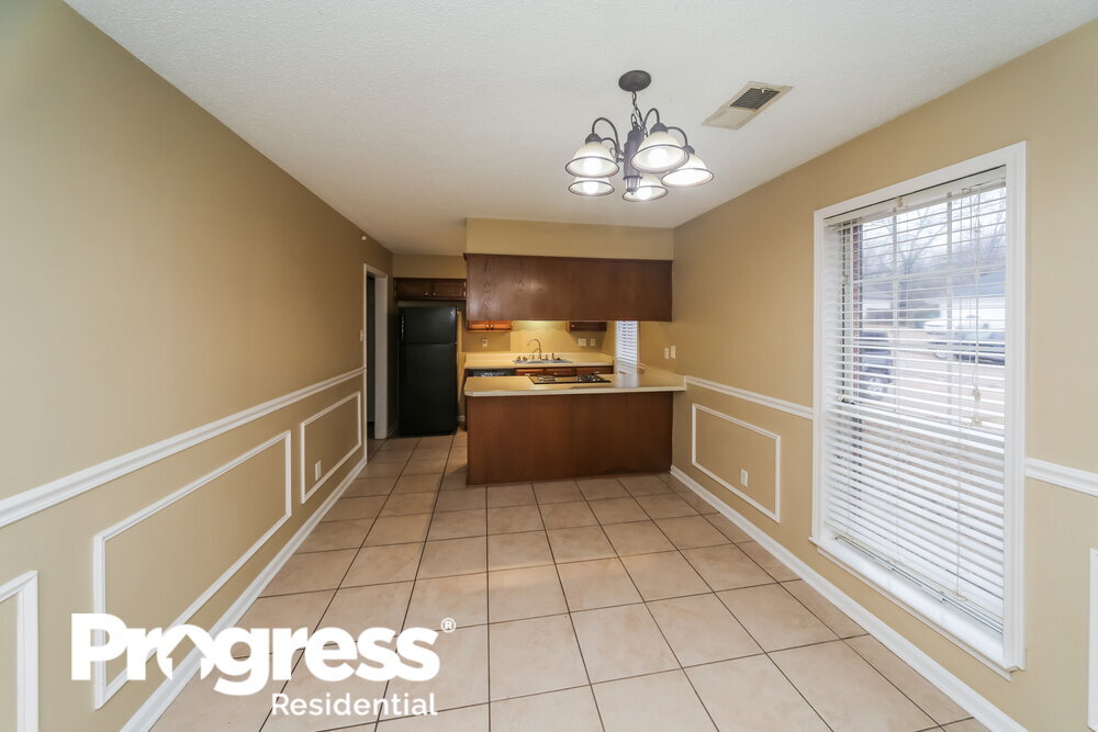 Building Photo - 5689 Riverhead Ave