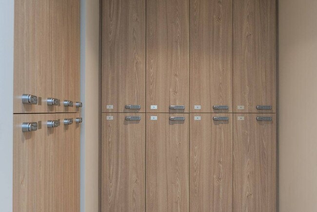 Building Photo - 225 N Miami Ave