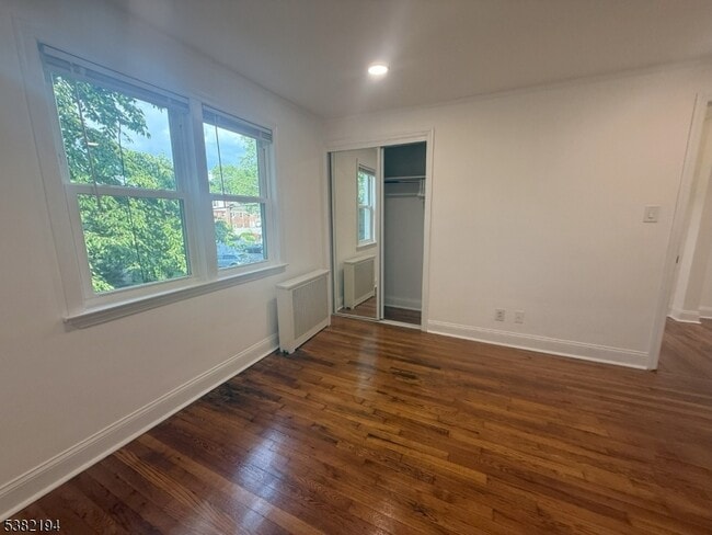 Building Photo - 747 Linden Ave