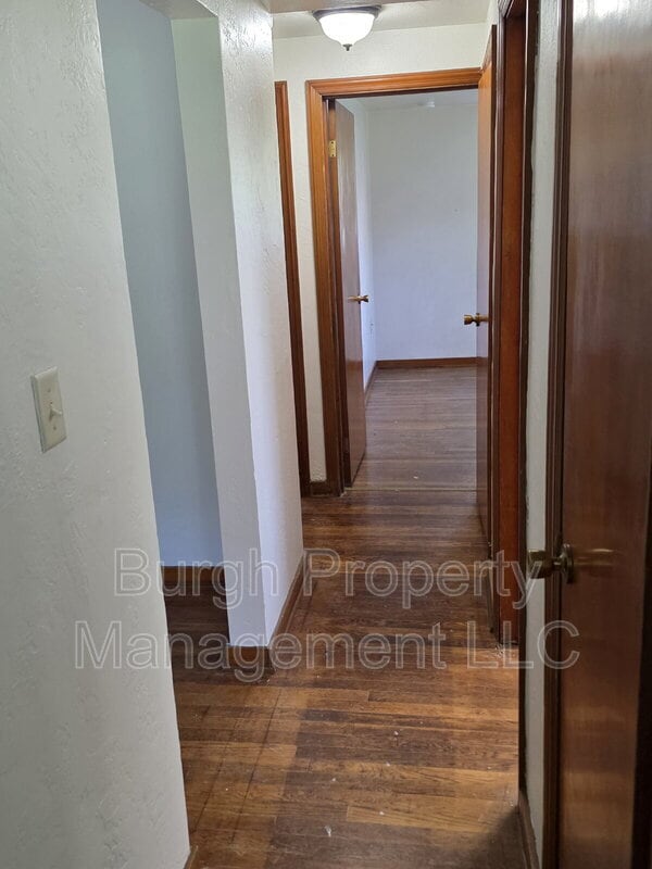 Building Photo - 286 Thompsonville Rd