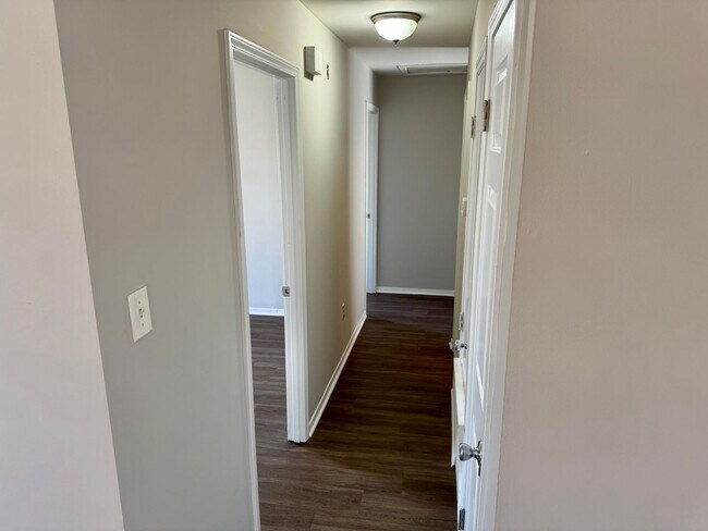 Building Photo - 4289 Brighton Dr