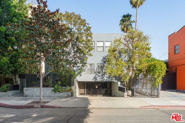 Building Photo - 612 Huntley Dr