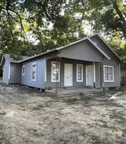 Building Photo - 301 W College St