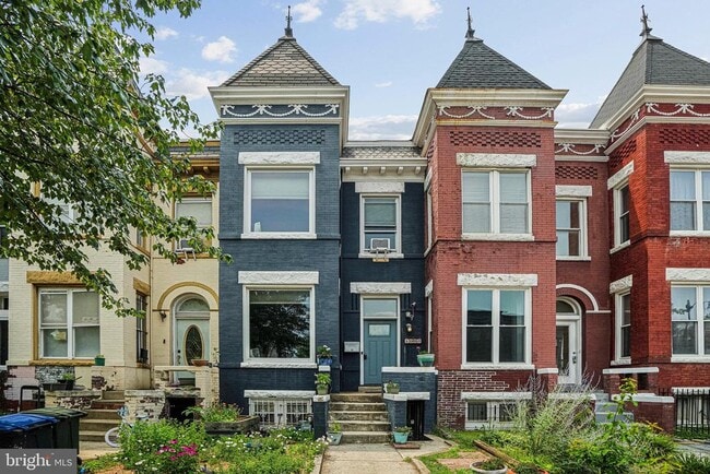Primary Photo - 1008 11th St NE