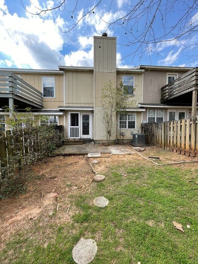 Building Photo - 104 Woodrun Dr
