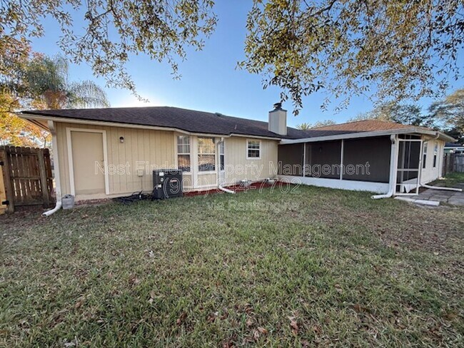 Building Photo - 12947 Tree Wy Ct N