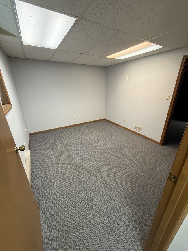 Building Photo - 1010 N University Blvd