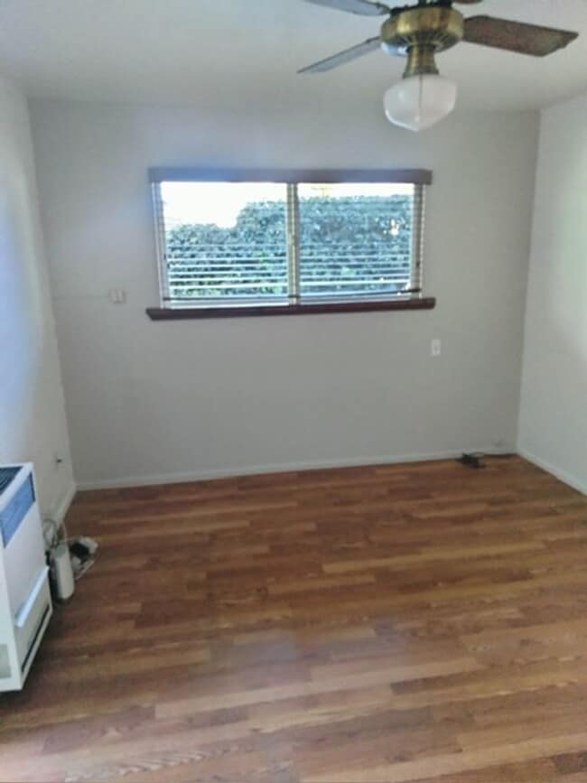 Building Photo - Charming 1 Bedroom/1 Bath Apartment