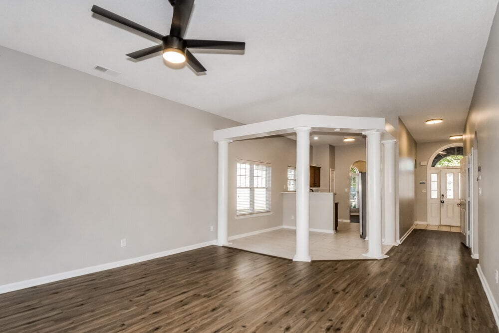 Building Photo - 1083 Red Fern Cir E