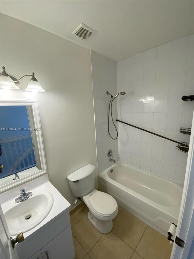 Building Photo - 928 SW 3rd St