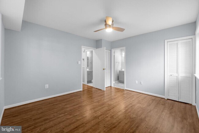 Building Photo - 6923 Victoria Dr