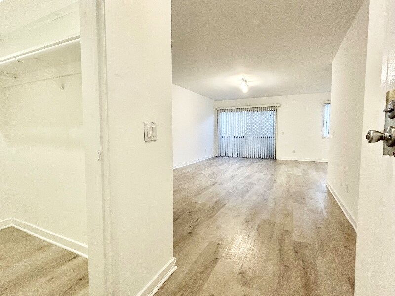 Building Photo - 1849 S Bentley Ave