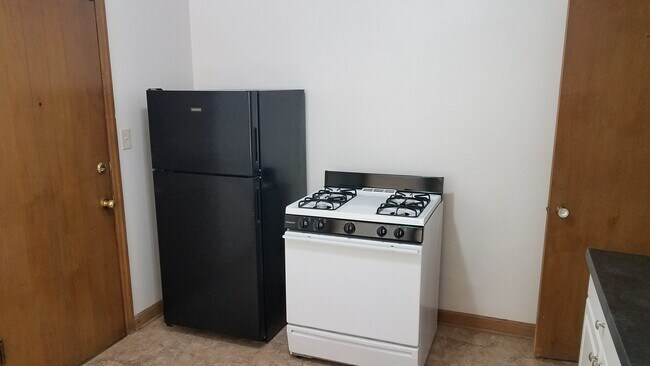 Building Photo - 3118-3132 N 76th St