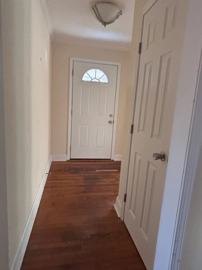 Building Photo - 304 Catalina Cir