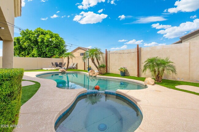 Building Photo - 10412 E Acoma Dr