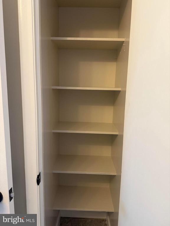 Building Photo - 100 Garfield Ct