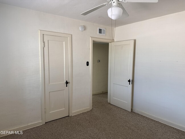 Building Photo - 1222 Mesita Dr